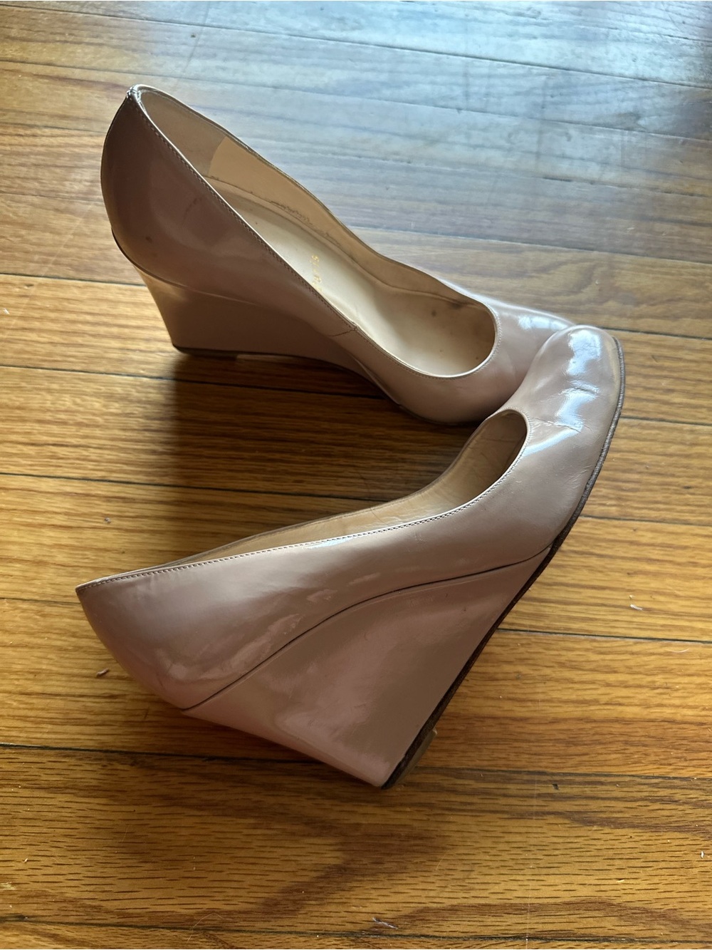 Christian Louboutin Beige Patent Wedge Pumps 6.5 – Iconic Luxe Chic